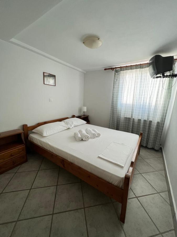 Athina Rooms Karvounades Экстерьер фото