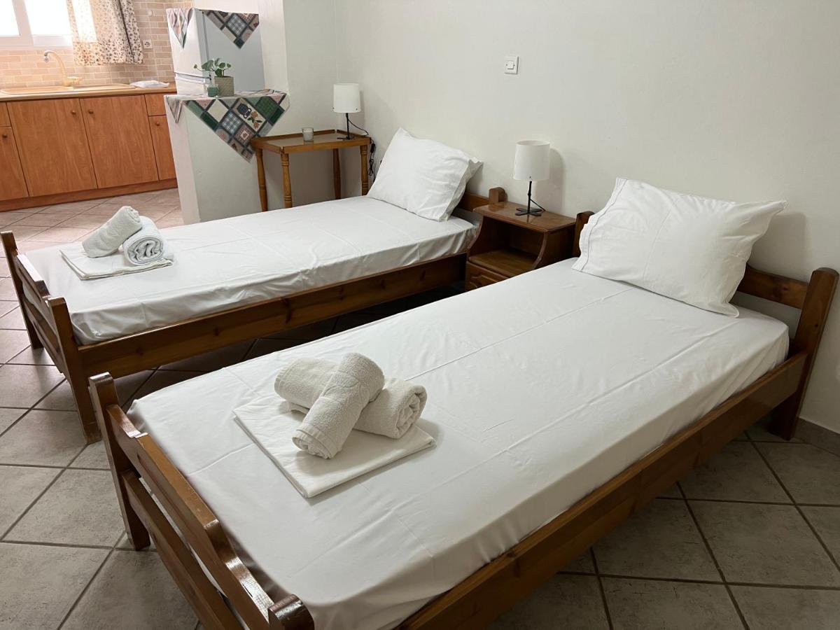 Athina Rooms Karvounades Экстерьер фото